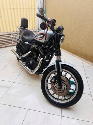 HARLEY-DAVIDSON SPORTSTER XL 883 R 